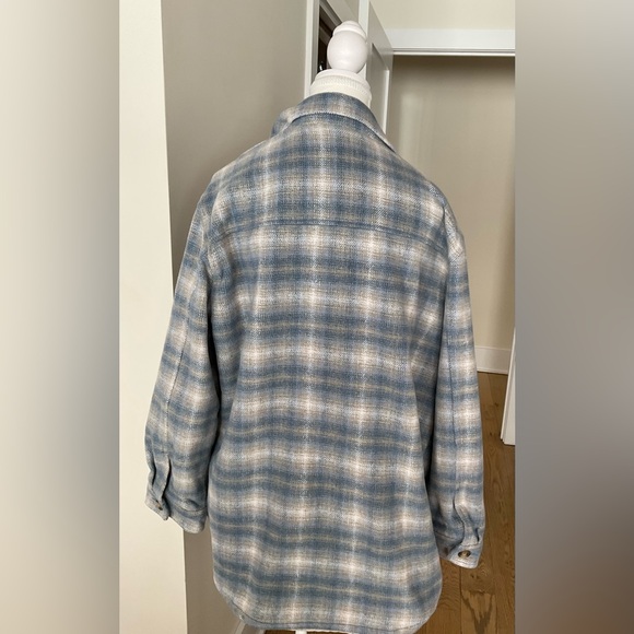 Woman’s American Eagle Blue/Cream Plaid Shacket | Size Large - Picture 3 of 4